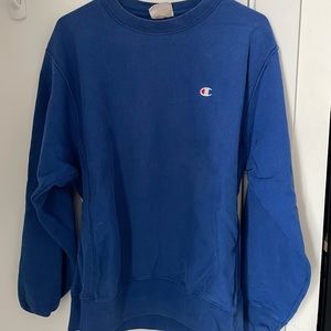 Champion Sweatshirt. Cobalt blue color. Size M.